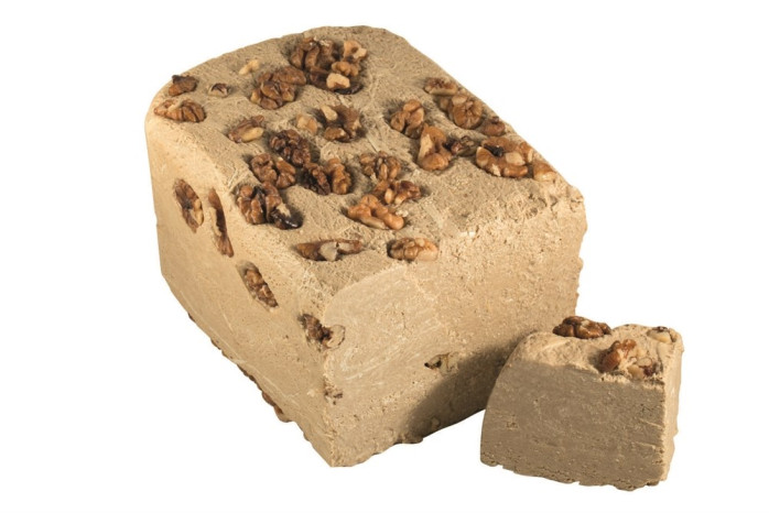 деталь CHALVA S VLAŠSKÝMI OŘECHY